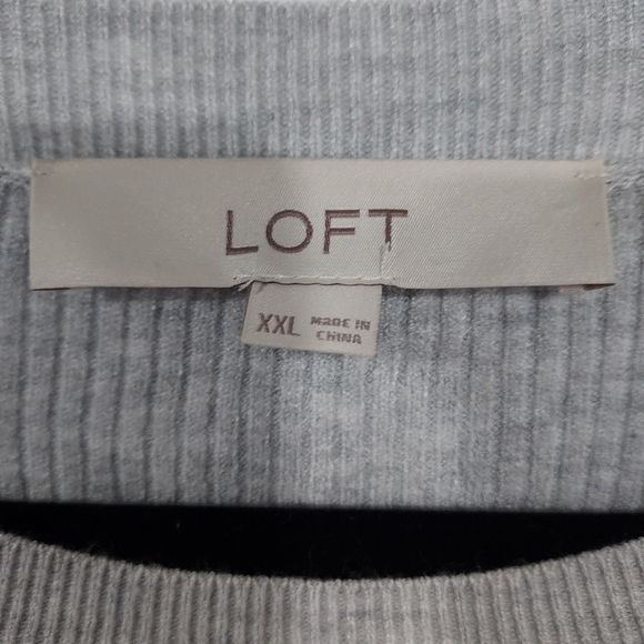Loft Light Gray Long Sleeve Button Trim Sweater in Size XXL - Picture 3 of 12
